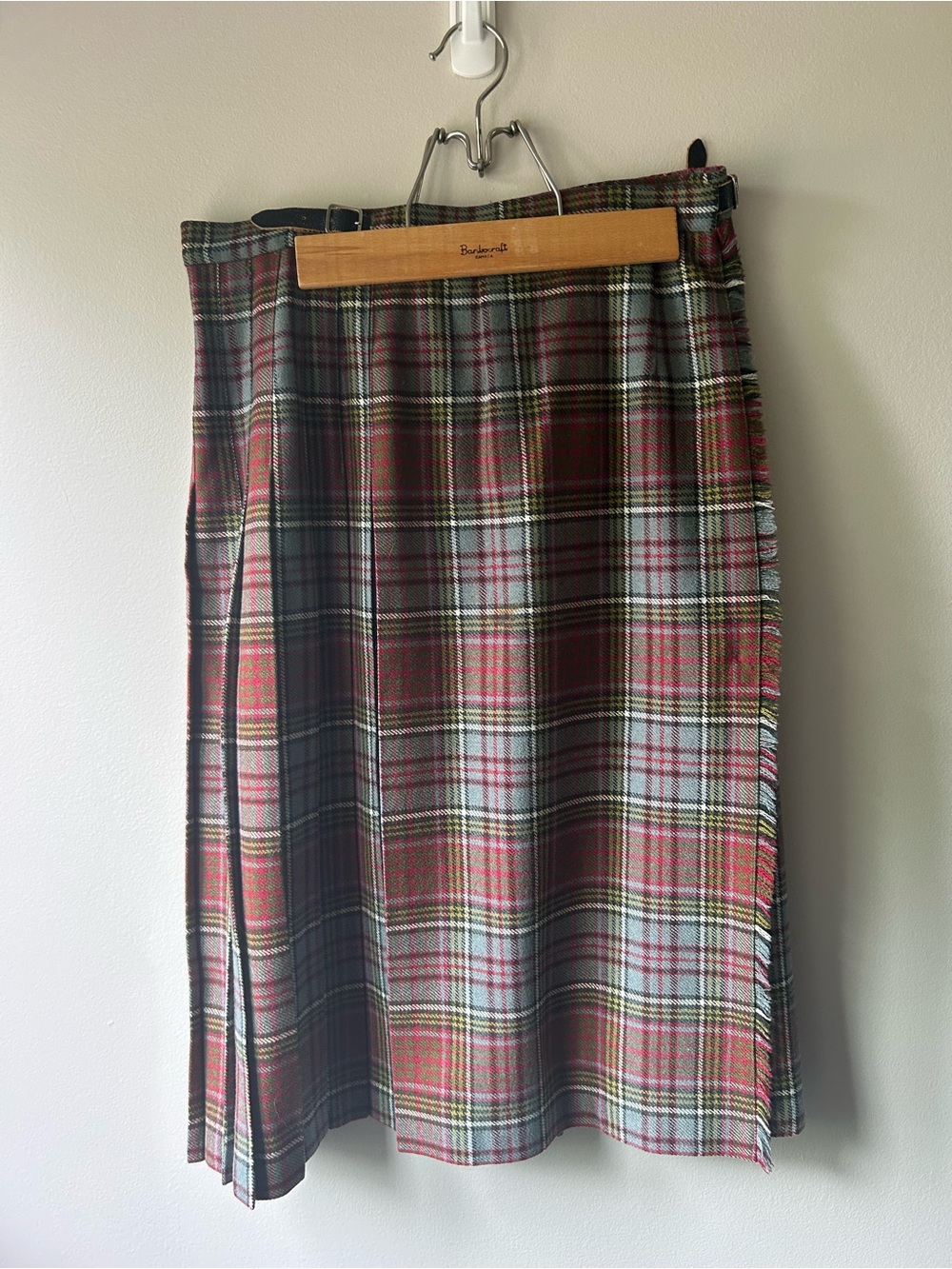 Vtg Scottish wool kilt Midi Skirt sz4